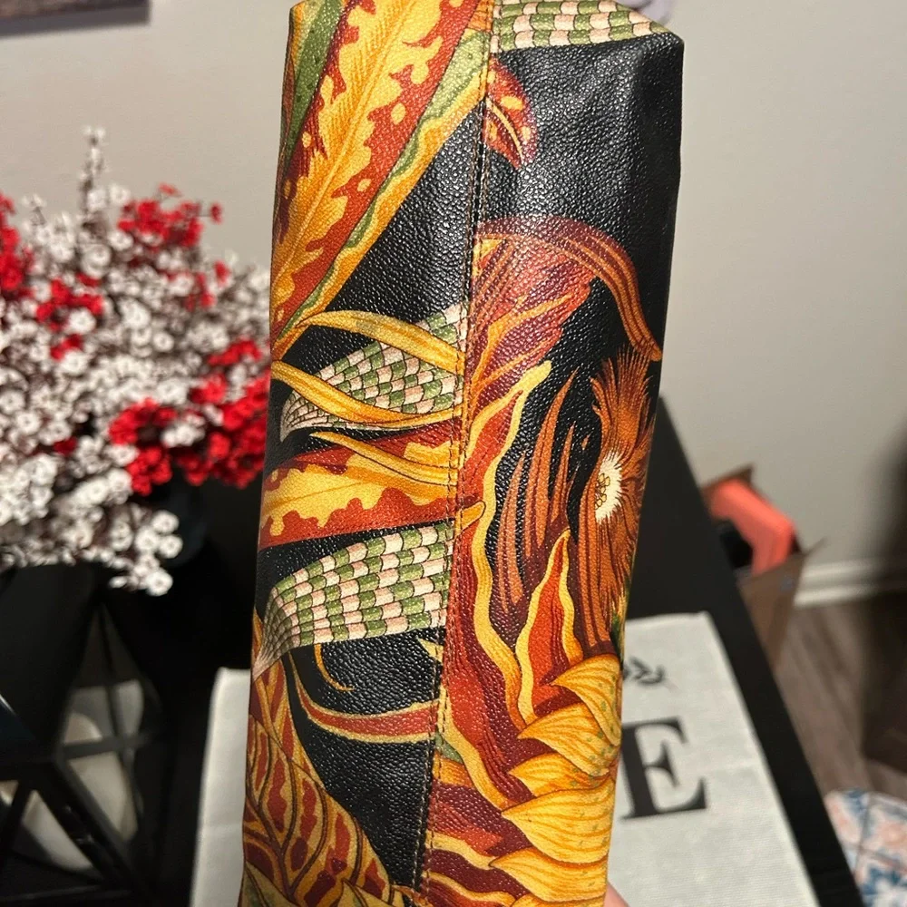 Salvatore Ferragamo Botanical Print Canvas and Leather Shoulder Bag - Picture 5 of 15